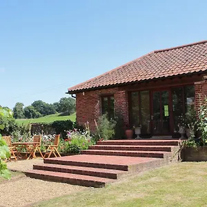  Holiday home Elm Tree Barn